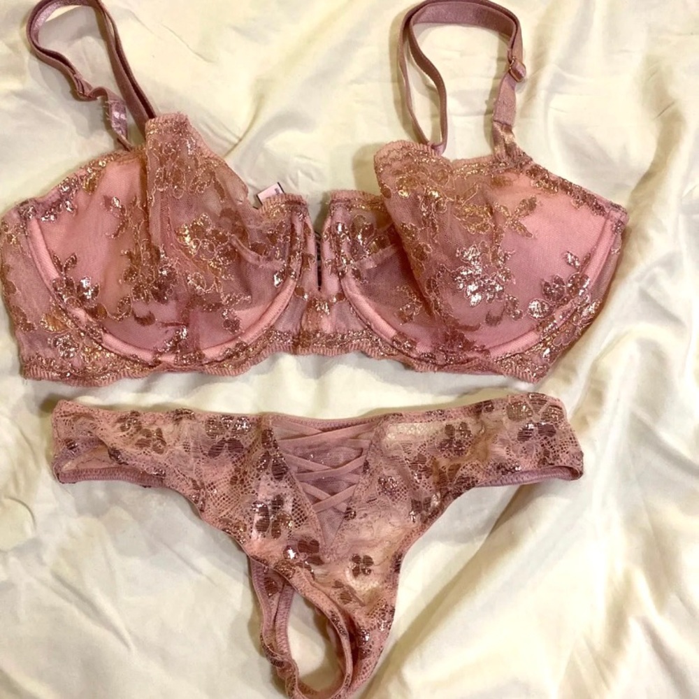 New Victoria’s Secret Brallette set